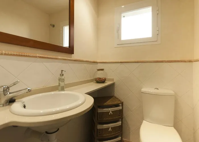 Апартаменты Lets Holidays Luxury House In Cala Llevado 3